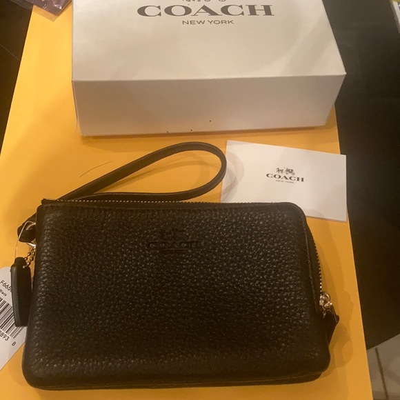 Coach pebble leather wristlet - Picture 3 of 4